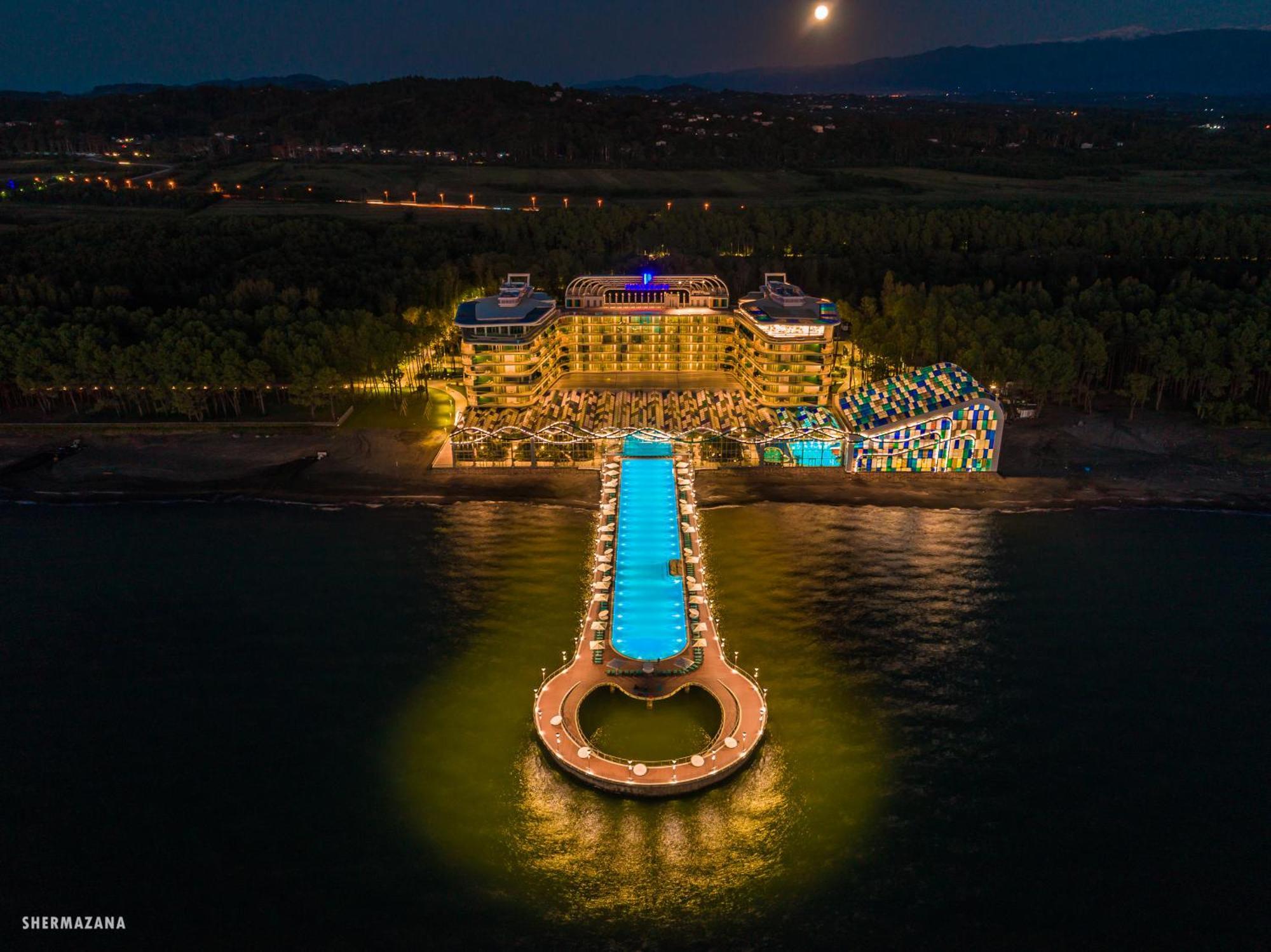 Paragraph Resort & Spa Shekvetili, Autograph Collection Exterior foto Aerial view of the hotel at night